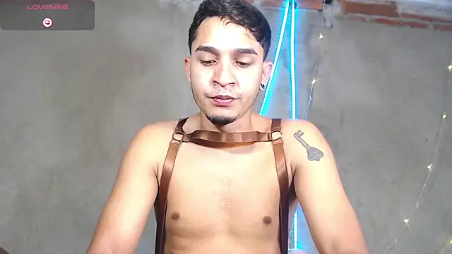 Snapshot of Angel_latinboy chatting on July 23, 2026, 3:52 pm Angel latinboy online show from July 23, 2026, 3:52 pm