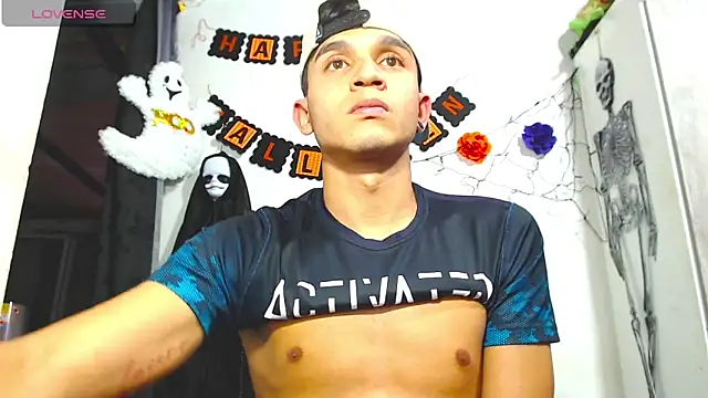 Angel latinboy online show from October 14, 2025, 10:09 pm