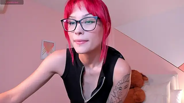 mae lyra online show from January 6, 2026, 9:52 pm