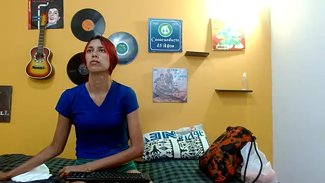 skinnyverus18 online show from November 5, 2025, 7:17 pm