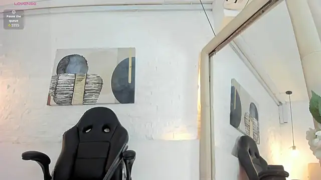 Sarah GothicGirl online show from April 9, 2026, 7:42 pm