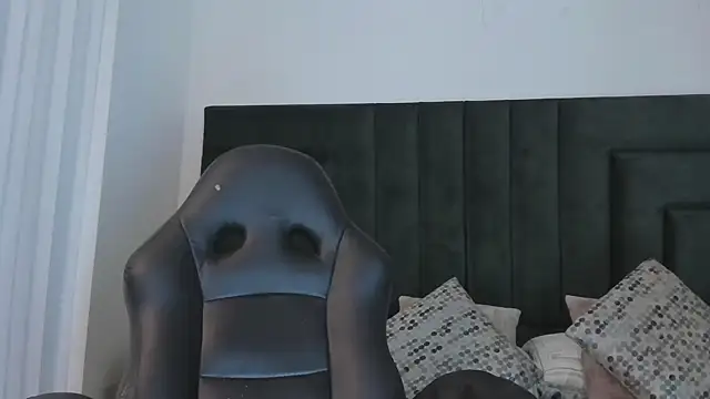 SaraWagner  online show from December 20, 2025, 1:52 am