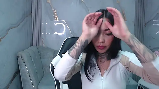 Ashley Blum v online show from September 30, 2025, 1:06 pm