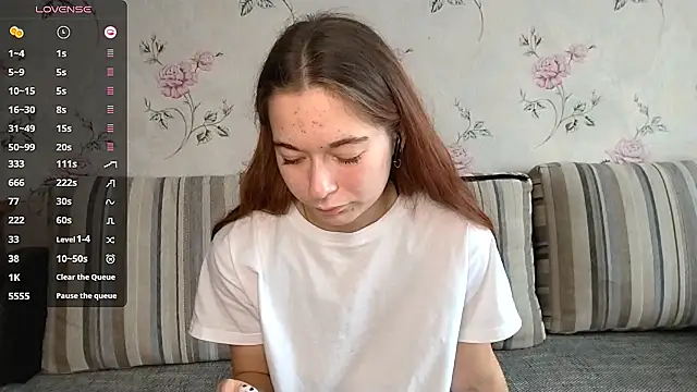 Snapshot of KissKarina chatting on October 5, 2025, 11:45 am KissKarina online show from October 5, 2025, 11:45 am