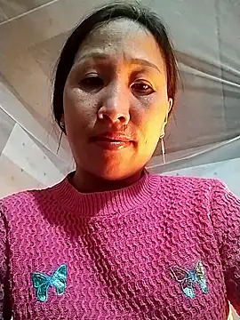 cute love00 online show from January 7, 2026, 10:42 am