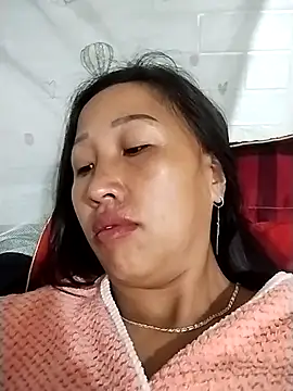 cute love00 online show from February 16, 2026, 9:34 pm