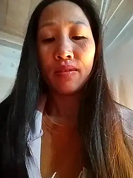 cute love00 online show from November 18, 2025, 10:24 pm