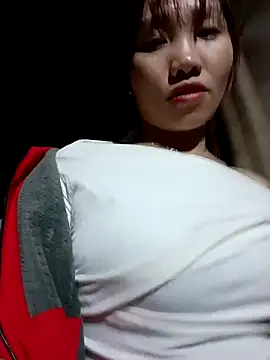 Snapshot of adbosa_00 chatting on February 5, 2026, 11:39 am adbosa 00 online show from February 5, 2026, 11:39 am