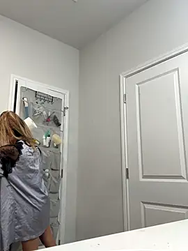 bbgurlnickii online show from September 10, 2025, 4:44 am