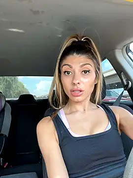 bbgurlnickii online show from September 18, 2025, 8:12 pm