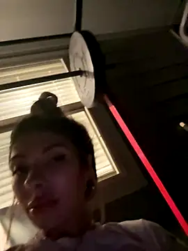 bbgurlnickii online show from September 13, 2025, 6:24 am