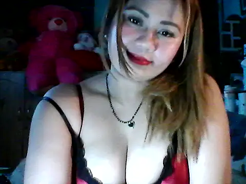 Snapshot of Miss_Heart chatting on January 15, 2026, 10:35 pm Miss Heart online show from January 15, 2026, 10:35 pm