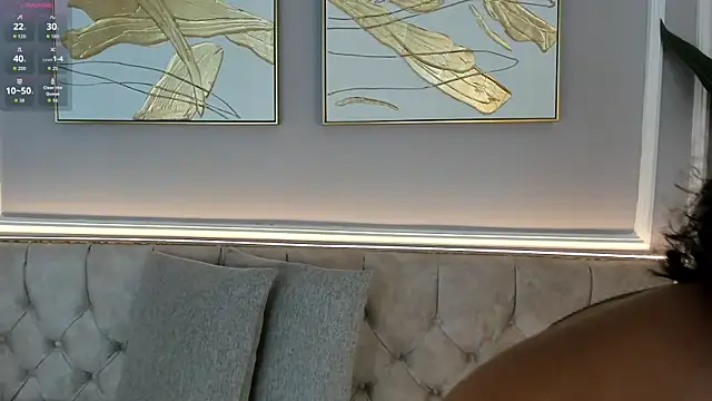 ellette   online show from October 11, 2025, 7:04 pm