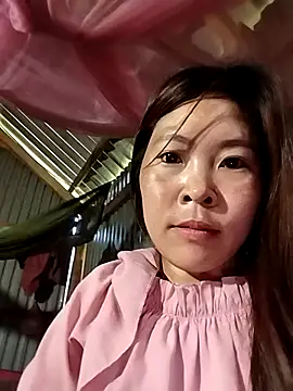 Snapshot of vivi_cute chatting on September 15, 2025, 12:11 am vivi cute online show from September 15, 2025, 12:11 am