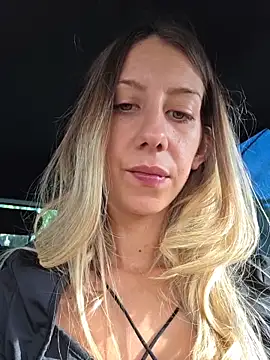 Snapshot of PetiteSecrets chatting on November 9, 2025, 11:36 am PetiteSecrets online show from November 9, 2025, 11:36 am