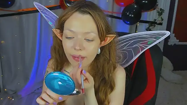 Lunar Lily online show from October 25, 2025, 7:07 am