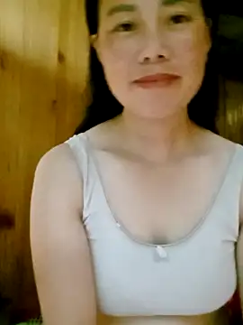 LyyChac online show from September 16, 2025, 2:12 am