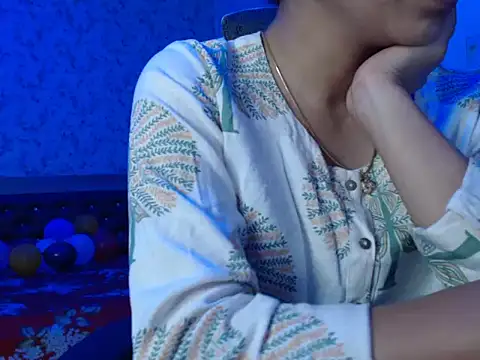 Snapshot of snow_white123 chatting on January 5, 2026, 9:51 pm snow white123 online show from January 5, 2026, 9:51 pm