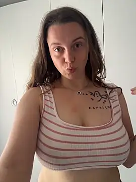 TenderLaGlamor online show from November 10, 2025, 11:37 am