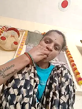 Snapshot of Sonam_dhakad chatting on April 13, 2026, 8:18 am Sonam dhakad online show from April 13, 2026, 8:18 am