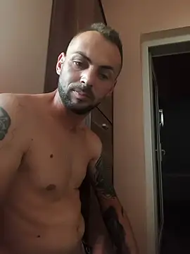 papichulo0099 online show from September 14, 2025, 4:35 am