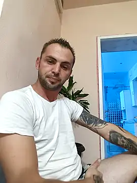 papichulo0099 online show from November 6, 2025, 3:21 am