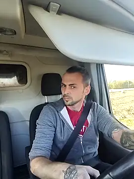 papichulo0099 online show from November 5, 2025, 12:08 pm