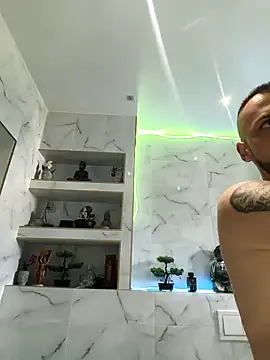 papichulo0099 online show from November 15, 2025, 9:46 am