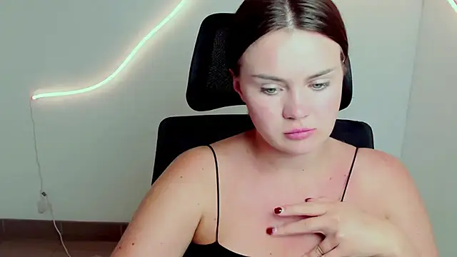 Bonny Candy online show from September 8, 2025, 2:16 pm