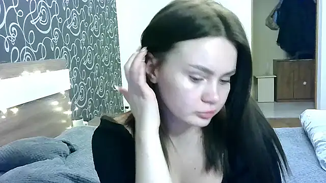 Bonny Candy online show from November 10, 2025, 2:00 pm