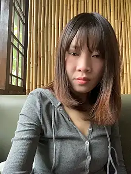 littleqiu online show from April 23, 2026, 10:44 am