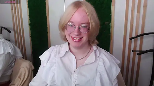 Amanda Butlerr online show from July 9, 2026, 12:15 pm