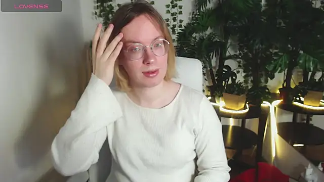 Amanda Butlerr online show from December 17, 2025, 9:03 am