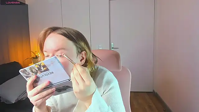 Amanda Butlerr online show from April 2, 2026, 2:24 pm