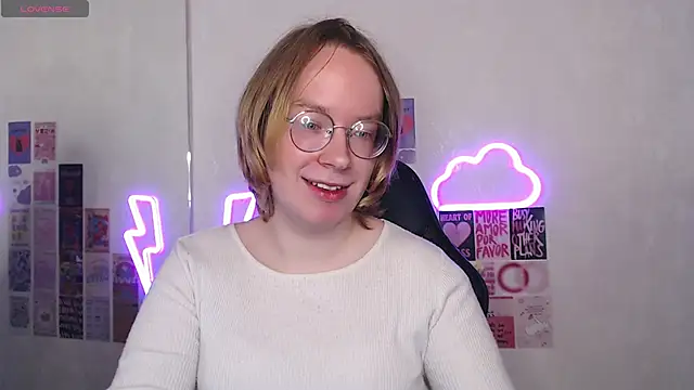 Amanda Butlerr online show from April 6, 2026, 10:38 am