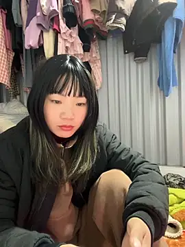 AAANINE22 online show from November 25, 2025, 9:53 am