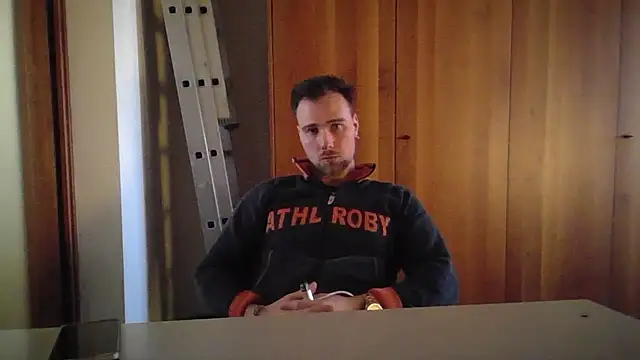 mrlyuis online show from February 17, 2026, 2:14 pm