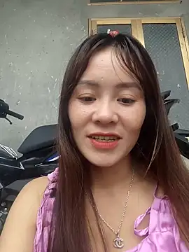 Snapshot of TinTim02 chatting on April 30, 2026, 9:49 am TinTim02 online show from April 30, 2026, 9:49 am