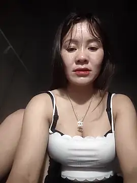Snapshot of TinTim02 chatting on April 22, 2026, 10:16 pm TinTim02 online show from April 22, 2026, 10:16 pm