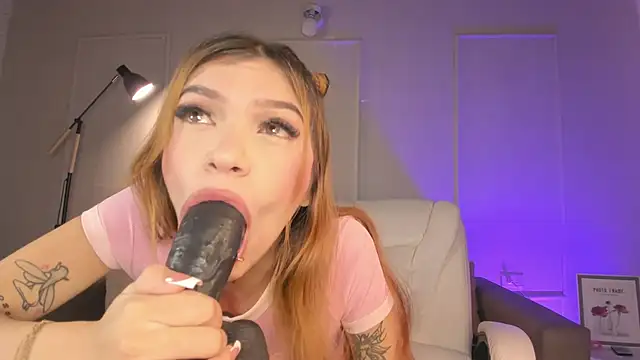 NaughtyAnggel online show from March 25, 2026, 1:32 pm