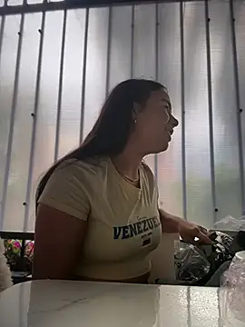 TessaCooper1 online show from June 25, 2026, 7:52 pm