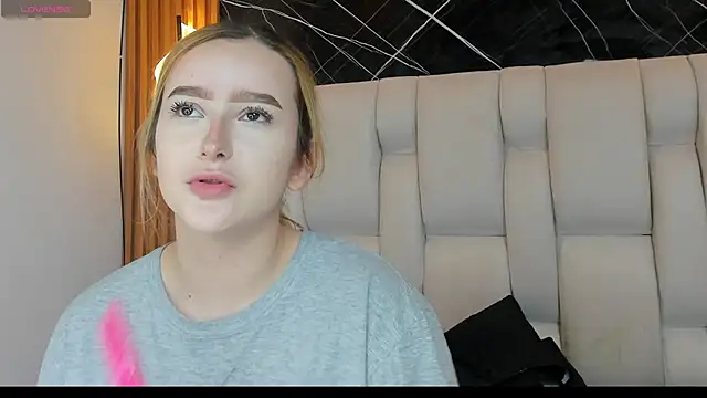 kristal joi dl online show from November 12, 2025, 12:42 pm