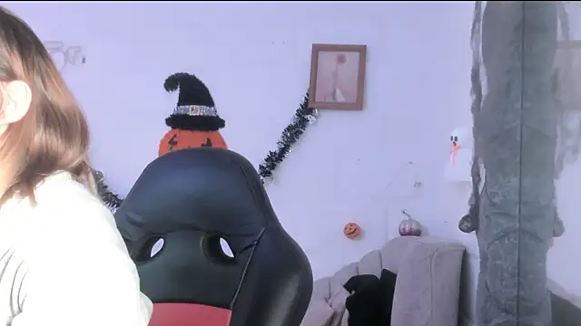 kristal joi dl online show from October 11, 2025, 12:06 pm