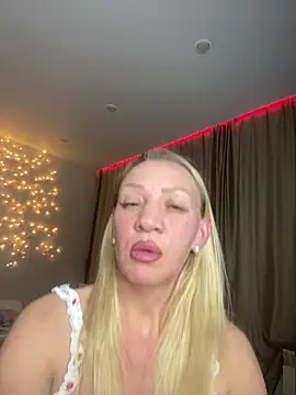 Snapshot of Bellissa_ chatting on February 2, 2026, 2:05 pm Bellissa online show from February 2, 2026, 2:05 pm