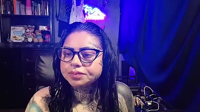 chicanachic13 online show from March 21, 2026, 4:14 am