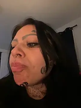 chicanachic13 online show from November 22, 2025, 6:56 am