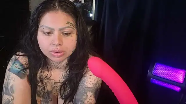 chicanachic13 online show from November 29, 2025, 9:26 pm