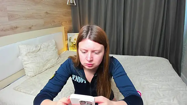 Babyy Lynaa online show from November 25, 2025, 6:47 am