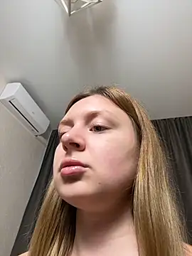 Babyy Lynaa online show from November 9, 2025, 9:02 am