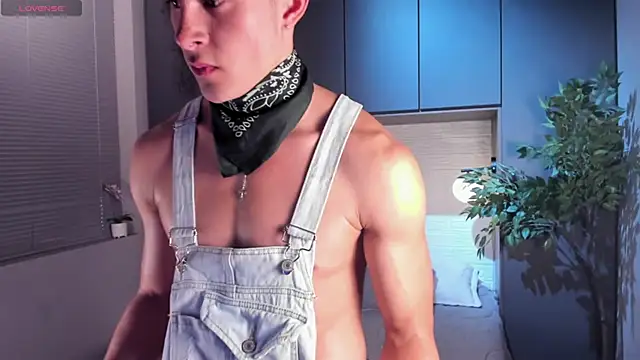 AustinJones  online show from September 13, 2025, 7:58 pm